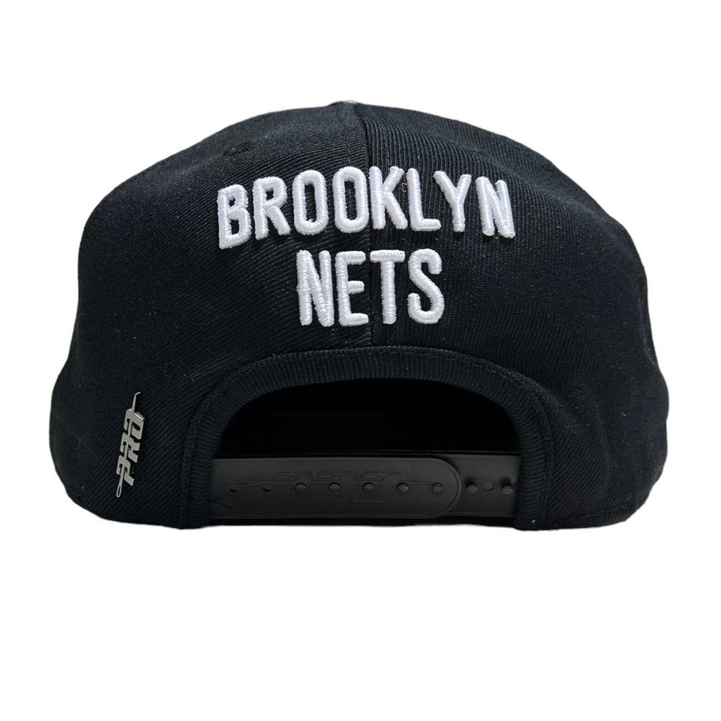 Pro Standard Unisex Brooklyn Nets Snapback Hat in Black