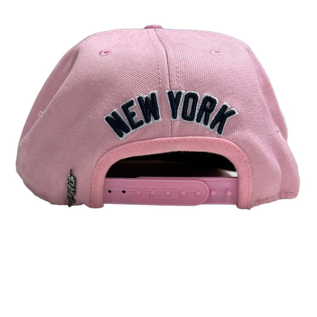 Pro Standard Unisex New York Yankees Snapback Hat in Pink