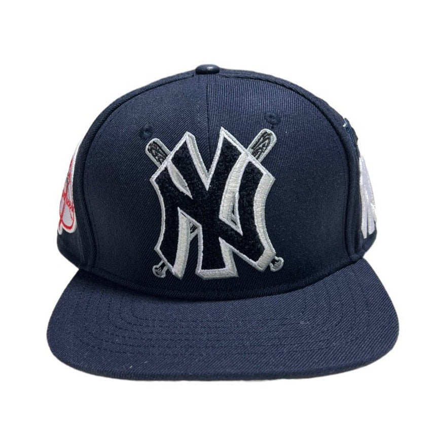 Pro Standard Unisex New York Yankees Snapback Hat in Navy